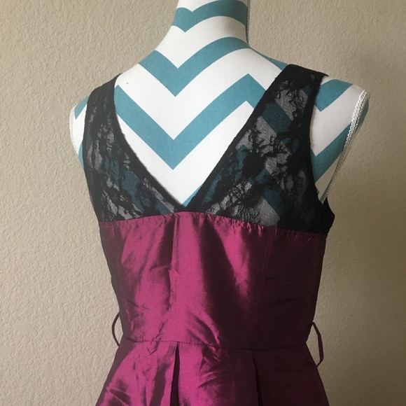 Burgundy violet lace dress with belt - Picture 7 of 8